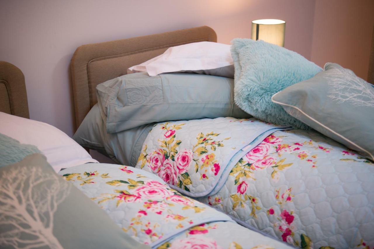 Y Grange Bed & Breakfast Llanfihangel-y-Creuddyn Bagian luar foto