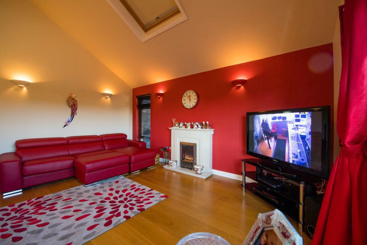 Y Grange Bed & Breakfast Llanfihangel-y-Creuddyn Bagian luar foto