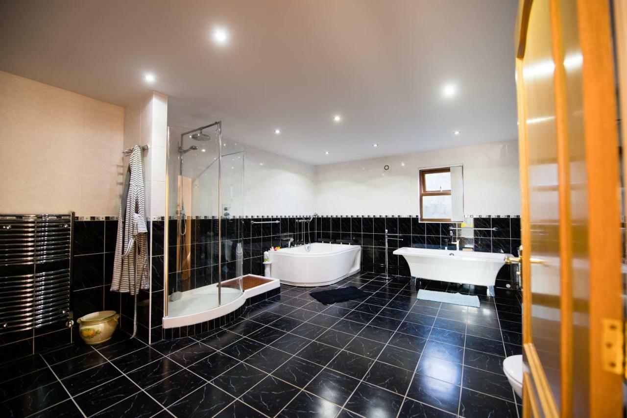 Y Grange Bed & Breakfast Llanfihangel-y-Creuddyn Bagian luar foto