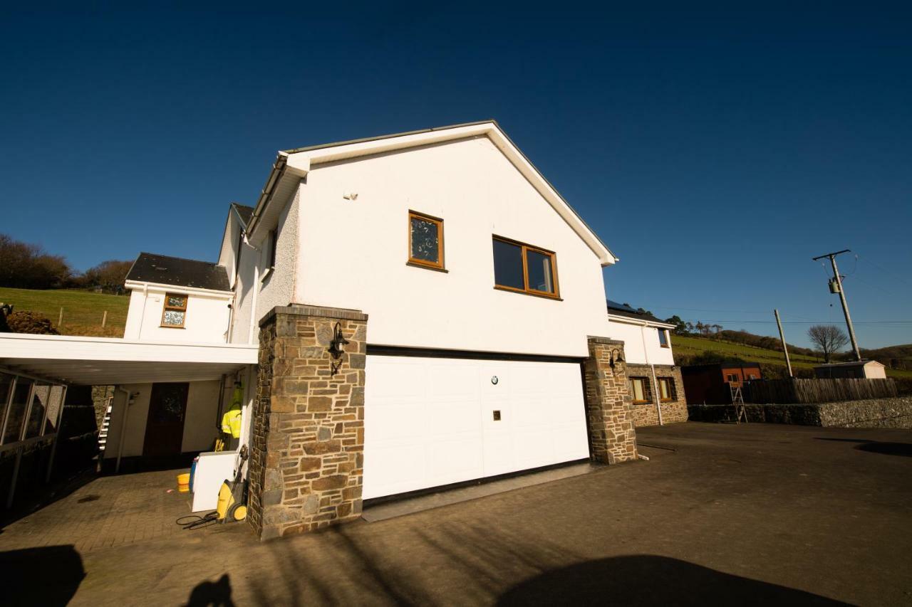 Y Grange Bed & Breakfast Llanfihangel-y-Creuddyn Bagian luar foto