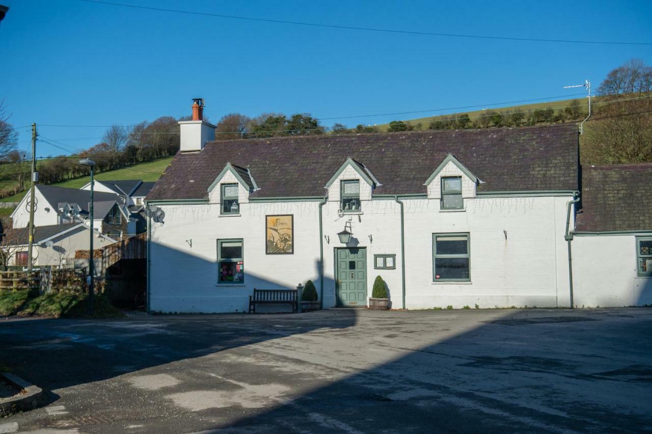 Y Grange Bed & Breakfast Llanfihangel-y-Creuddyn Bagian luar foto