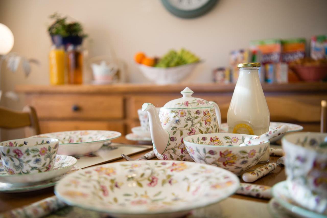 Y Grange Bed & Breakfast Llanfihangel-y-Creuddyn Bagian luar foto
