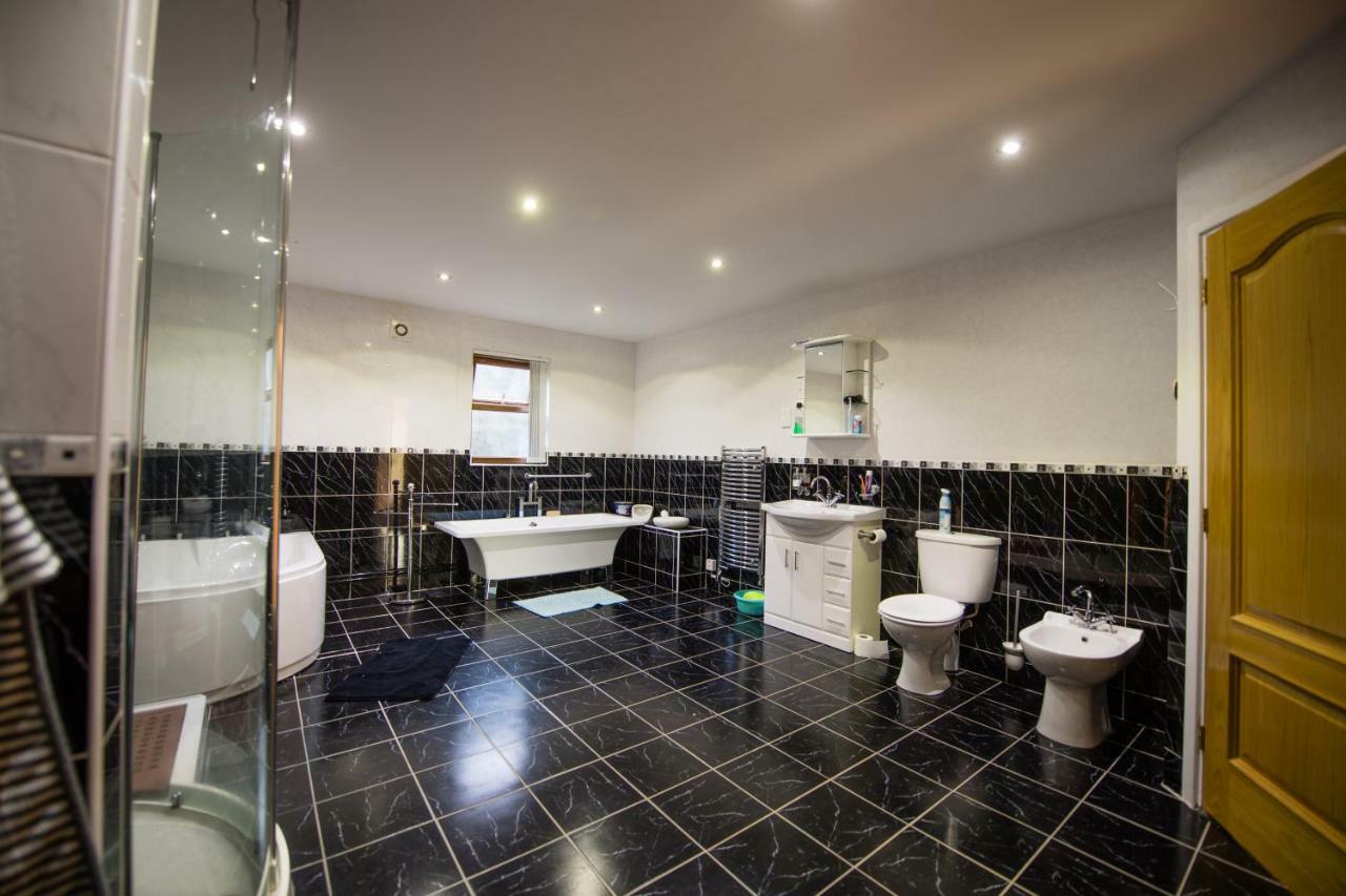 Y Grange Bed & Breakfast Llanfihangel-y-Creuddyn Bagian luar foto