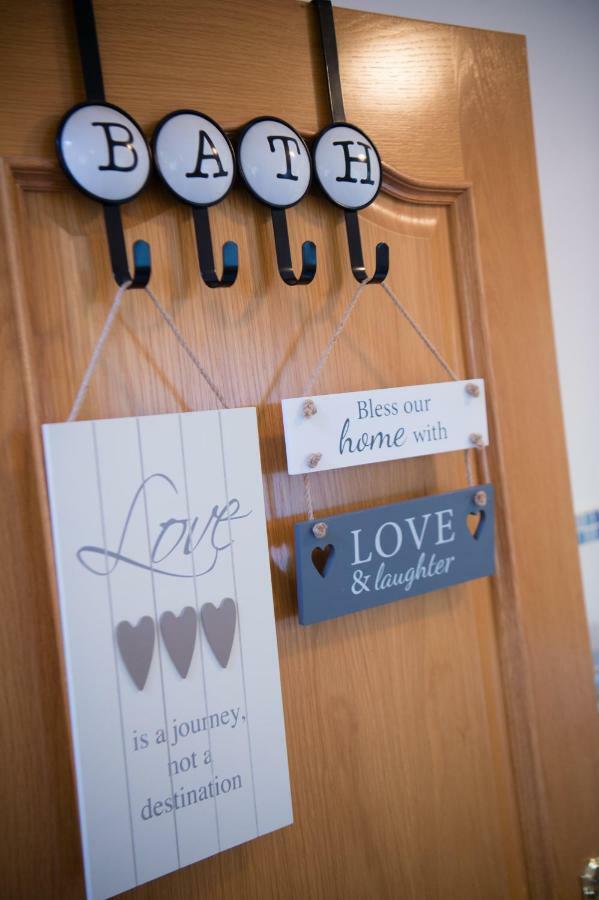 Y Grange Bed & Breakfast Llanfihangel-y-Creuddyn Bagian luar foto
